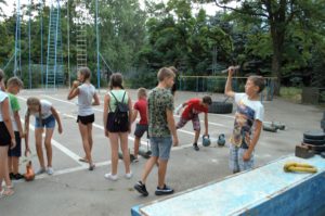 ПРИКЛАД ДЛЯ ПІДРОСТАЮЧОГО ПОКОЛІННЯ: АЗОВЦІ ПРИЙНЯЛИ У СЕБЕ В ГОСТЯХ ШКОЛЯРІВ З ВОЛИНІ