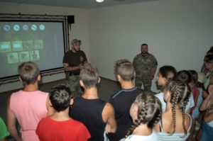 ПРИКЛАД ДЛЯ ПІДРОСТАЮЧОГО ПОКОЛІННЯ: АЗОВЦІ ПРИЙНЯЛИ У СЕБЕ В ГОСТЯХ ШКОЛЯРІВ З ВОЛИНІ