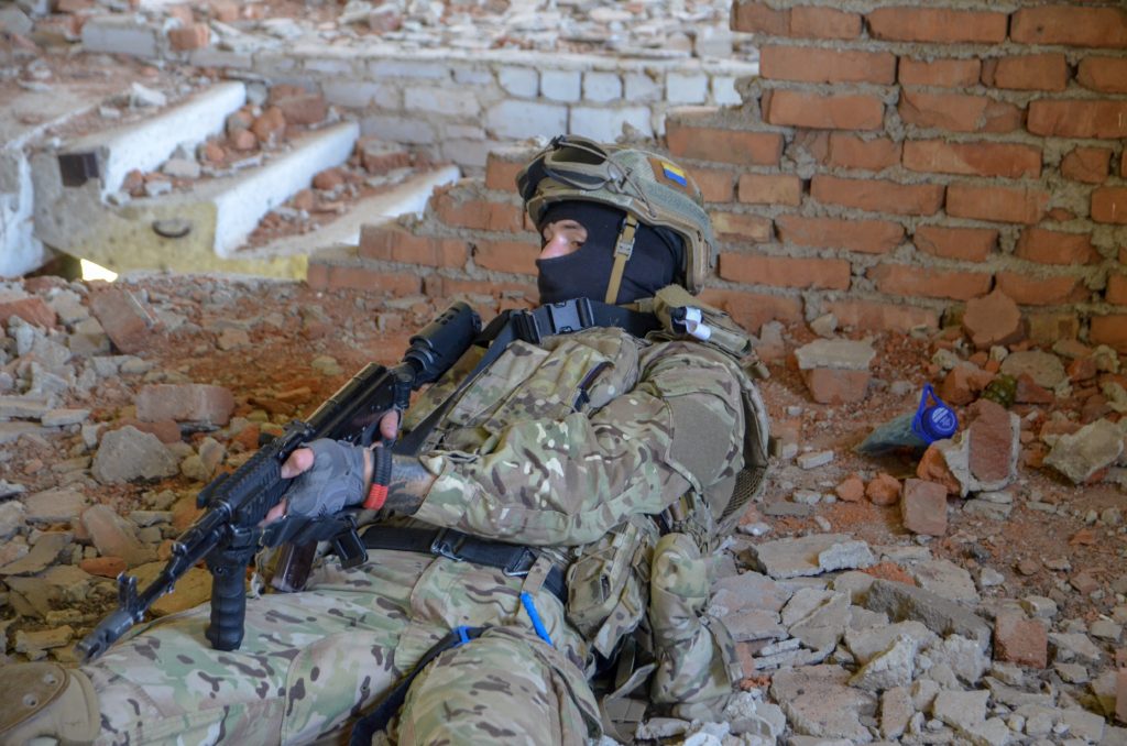 Фінальний день медичного курсу для бійців 3-ї роти 2-го батальйону полку АЗОВ