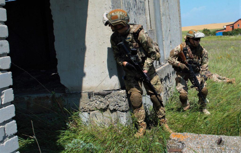 Фінальний день медичного курсу для бійців 3-ї роти 2-го батальйону полку АЗОВ