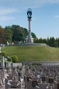 У Львові поховали азовця Олега «Ватсона» Кремеза. Сотні містян прийшли віддати шану полеглому медику