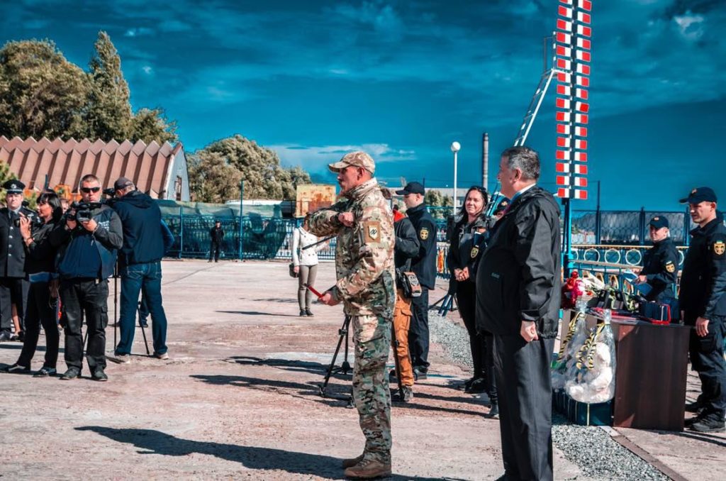 Бійці АЗОВу отримали почесні нагороди з рук міністра внутрішніх справ