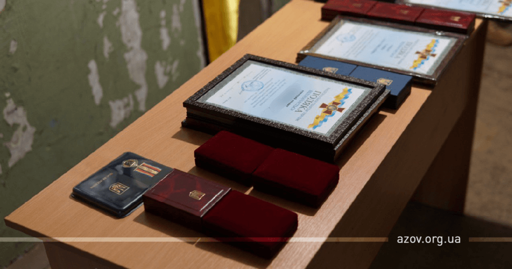 Азовці отримали почесні нагороди за високі досягнення на передовій