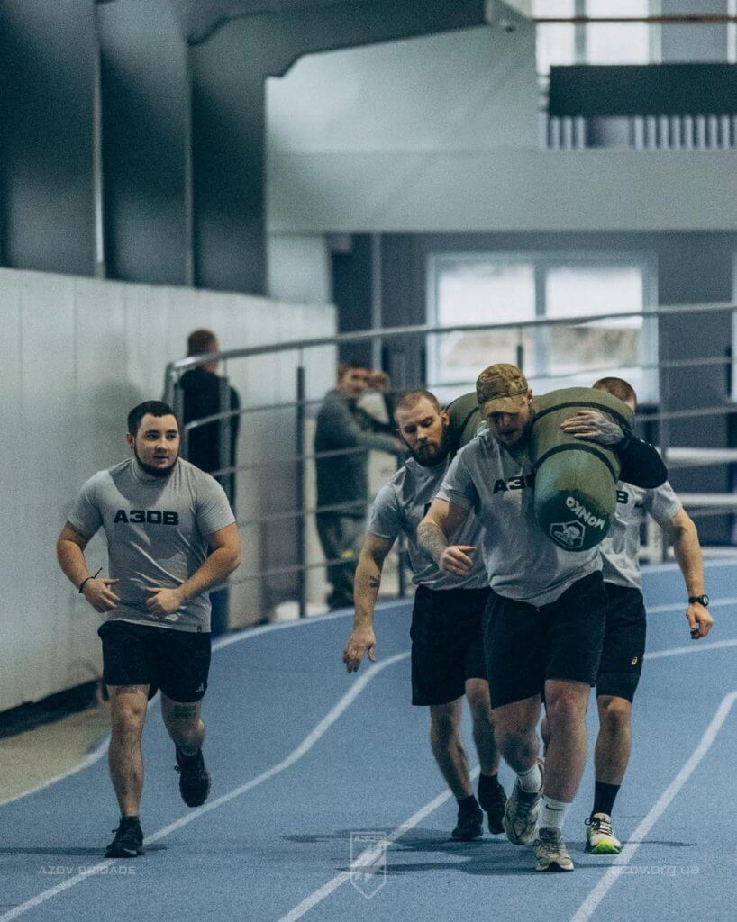 Бійці бригадної артилерійської групи представили 12-ту бригаду «Азов» в масштабних зимових змаганнях з кросфіту BANDA Christmas Battle