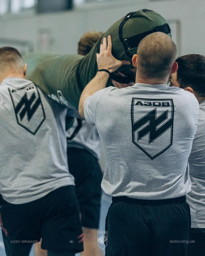 Бійці бригадної артилерійської групи представили 12-ту бригаду «Азов» в масштабних зимових змаганнях з кросфіту BANDA Christmas Battle