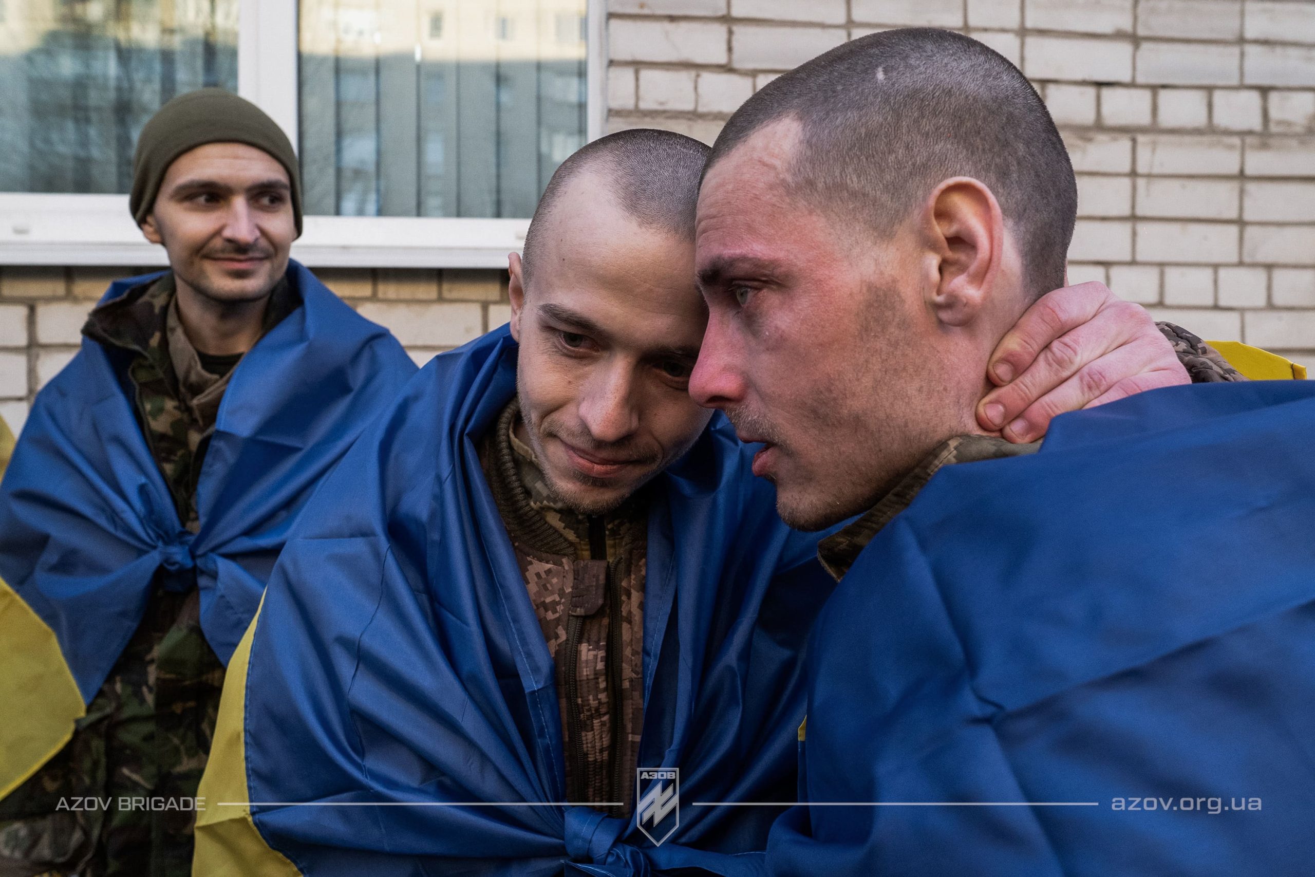В рамках сьогоднішнього обміну військовополоненими з полону було звільнено 175 військовослужбовців Сил оборони. Серед них – 6 азовців.