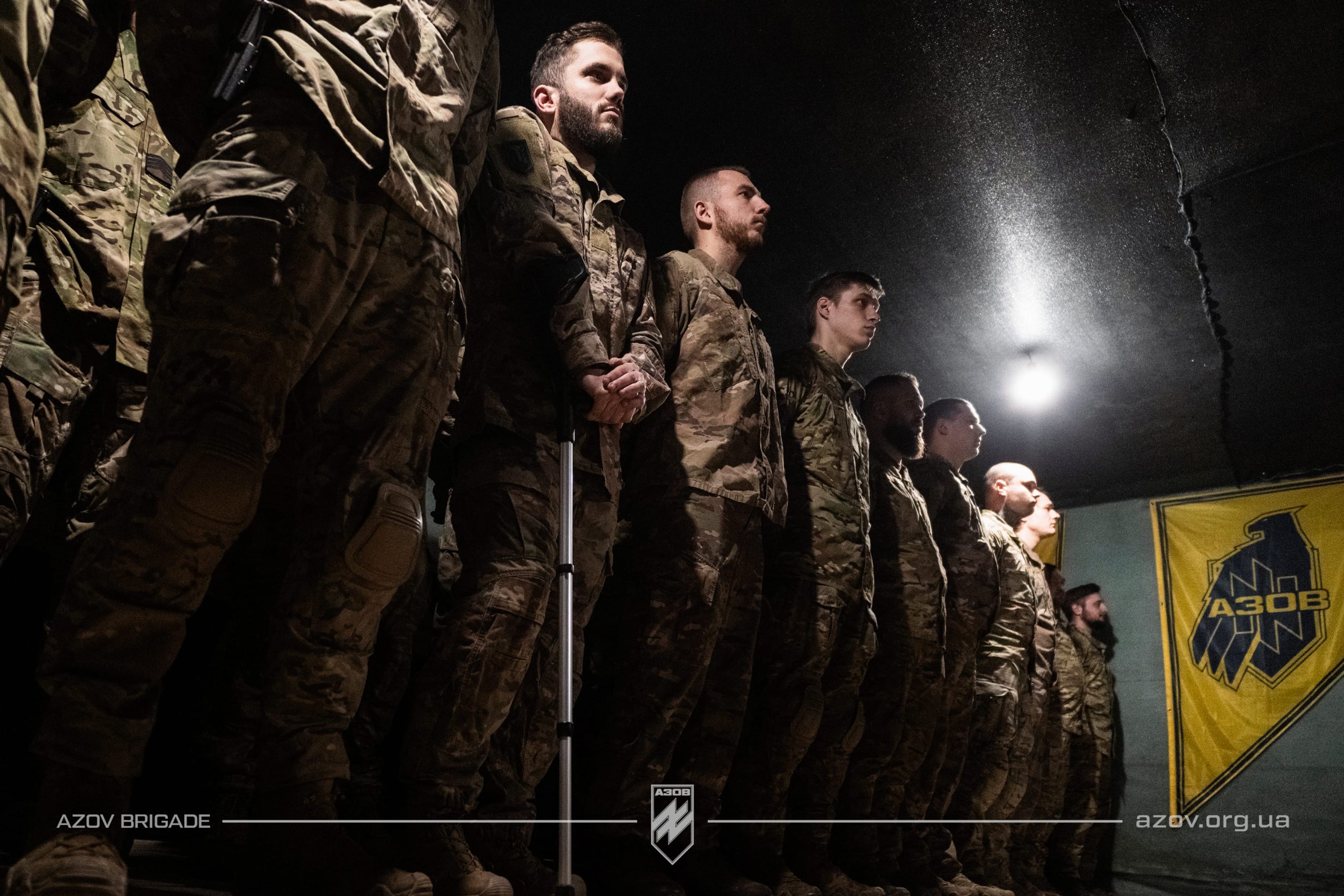 Командир 12-ої бригади спеціального призначення «Азов», полковник Денис Прокопенко відзначив піхотинців 2-го батальйону, які беруть участь в бойових діях на Торецькому напрямку.