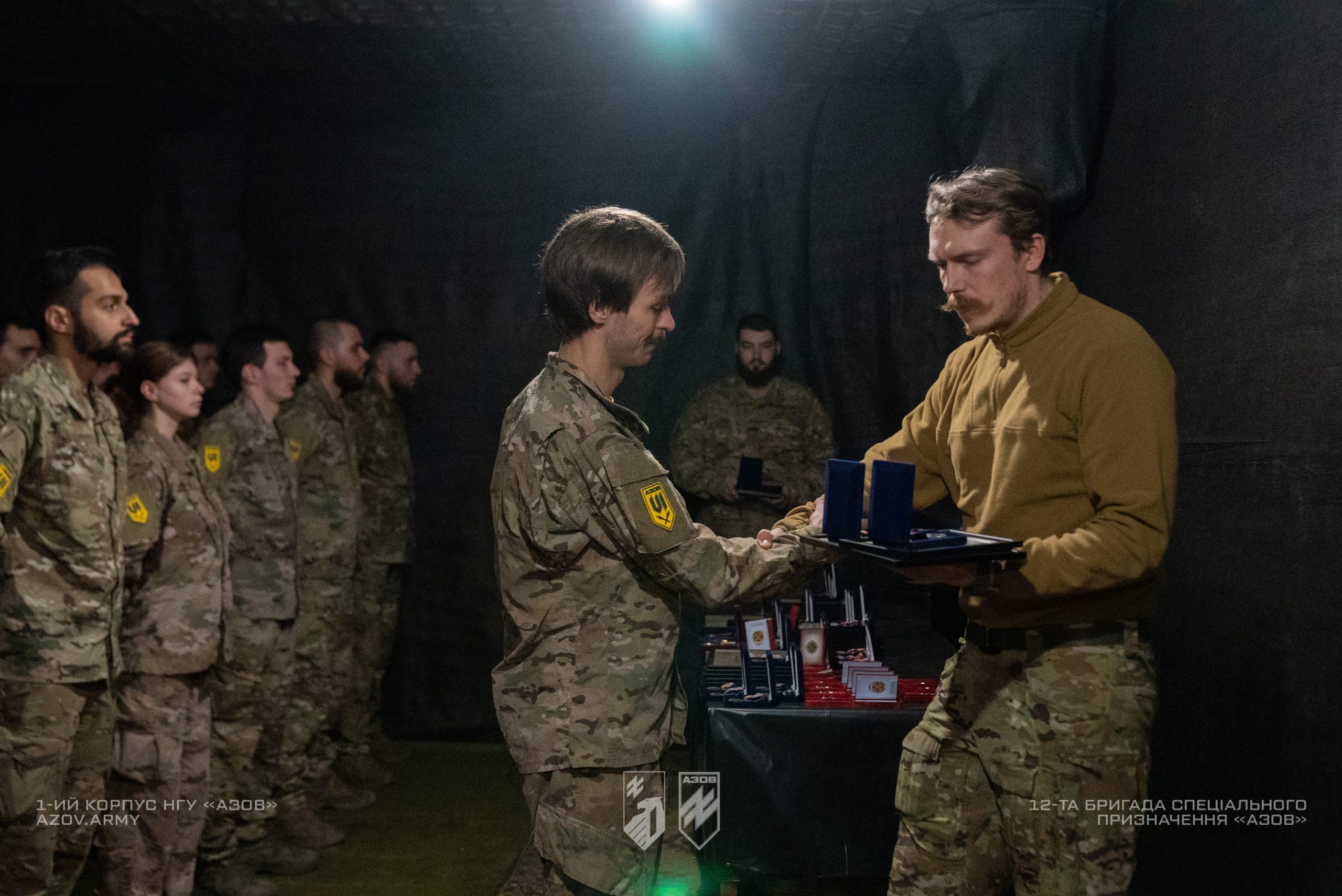 Командир 1-го корпусу НГУ «Азов», полковник Денис Прокопенко відзначив бійців 6-го батальйону, які беруть участь у бойових діях на Покровському напрямку.