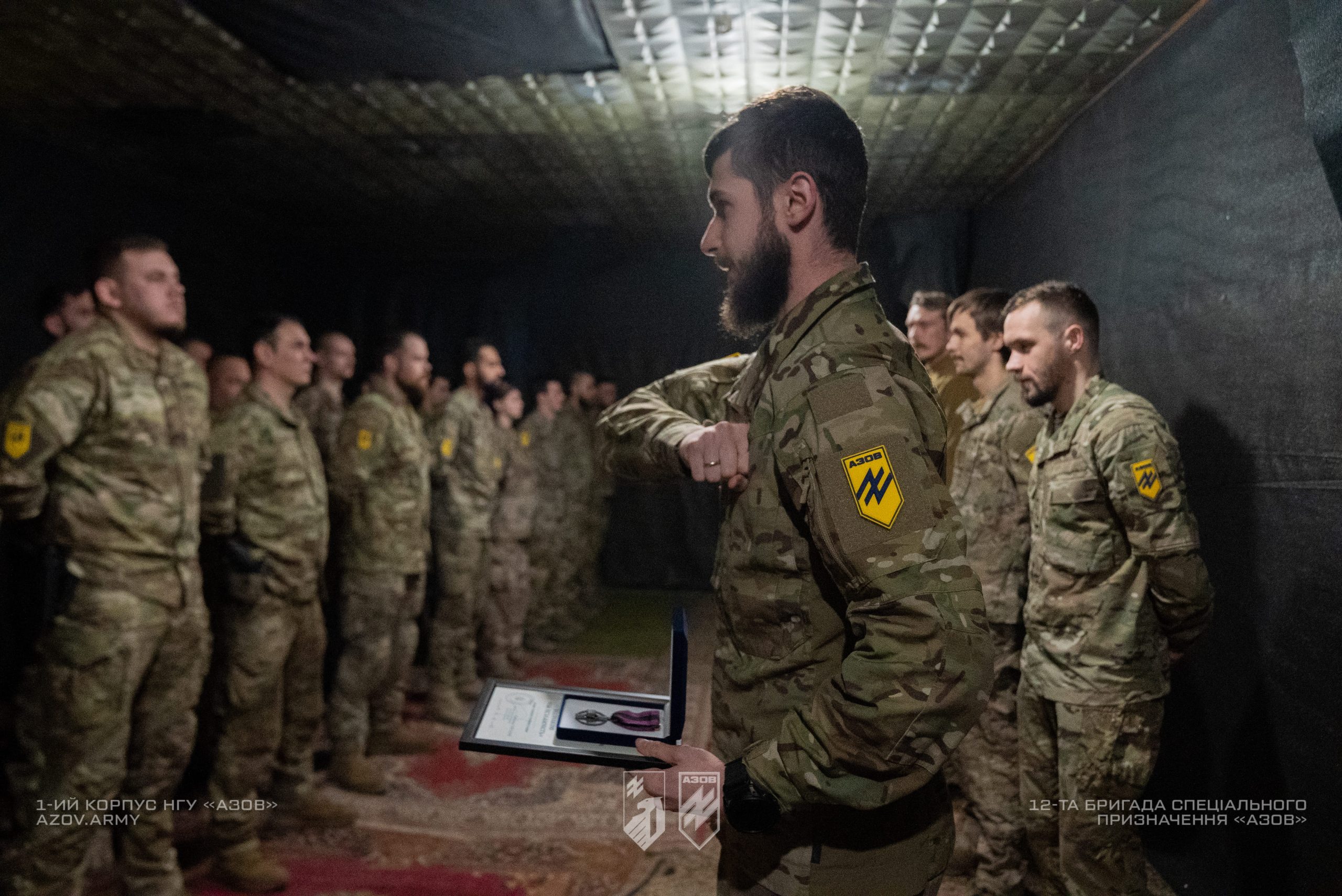 Командир 1-го корпусу НГУ «Азов», полковник Денис Прокопенко відзначив бійців 6-го батальйону, які беруть участь у бойових діях на Покровському напрямку.