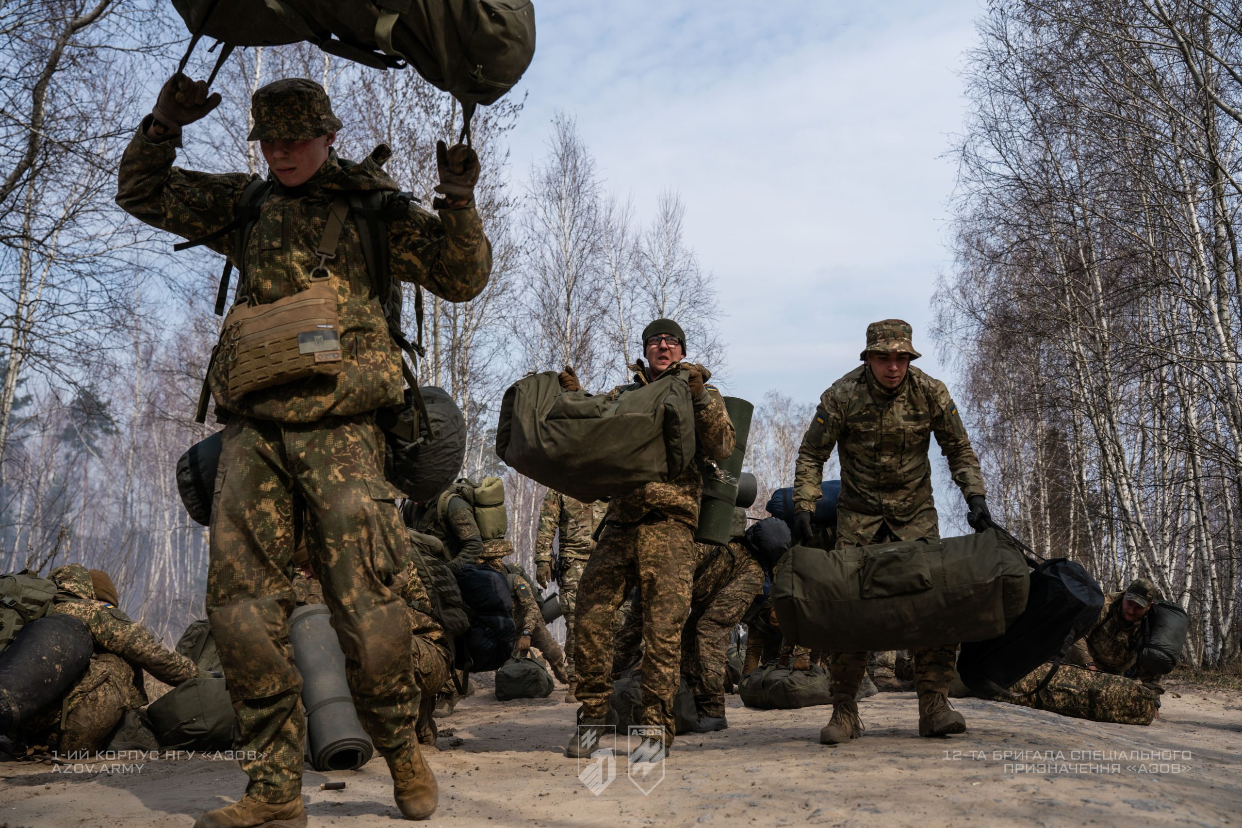 На світлинах – рекрути 12-ої бригади спеціального призначення «Азов» у складі 1-го корпусу НГУ «Азов» проходять випробування «нульового» дня БКБП.