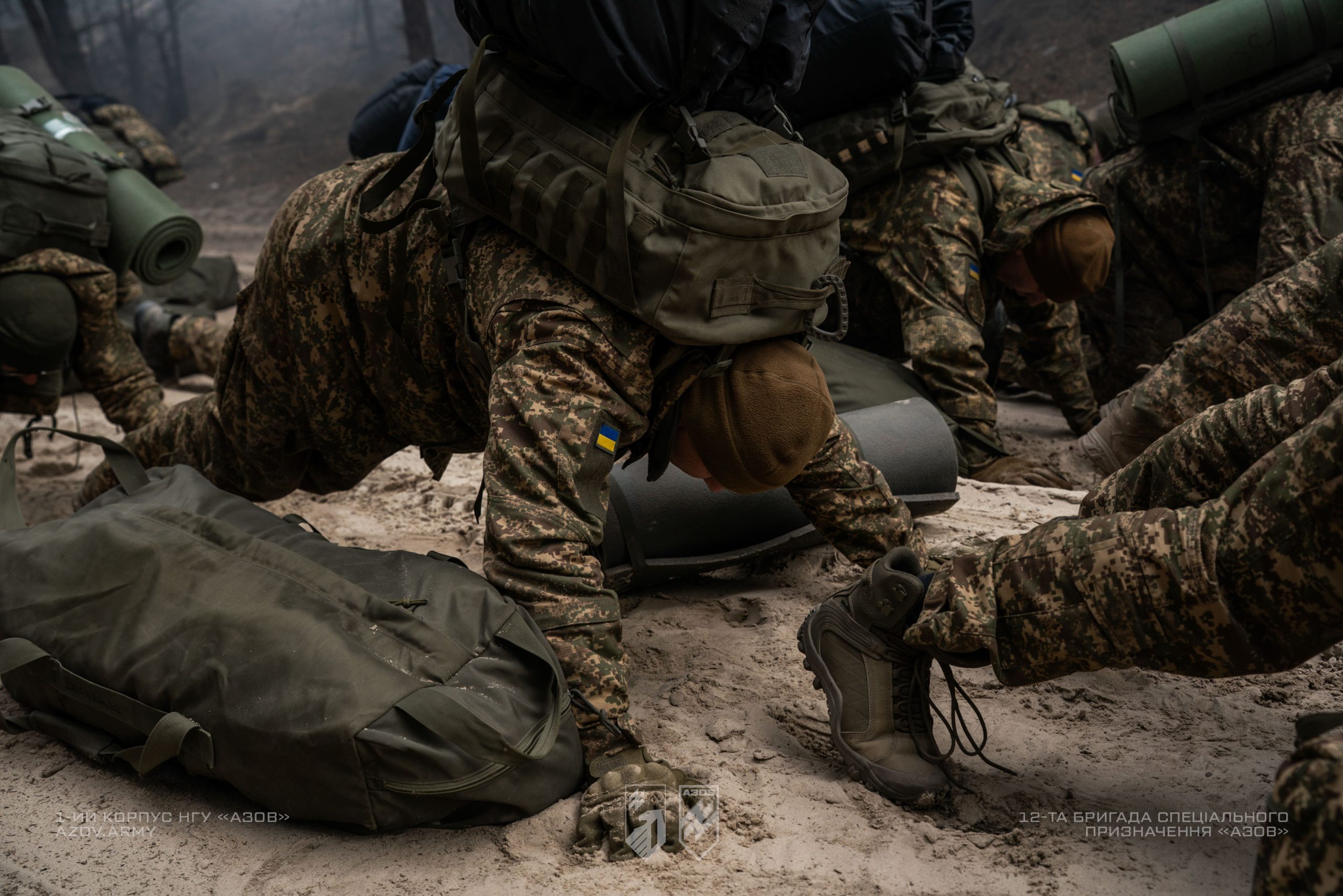 На світлинах – рекрути 12-ої бригади спеціального призначення «Азов» у складі 1-го корпусу НГУ «Азов» проходять випробування «нульового» дня БКБП.