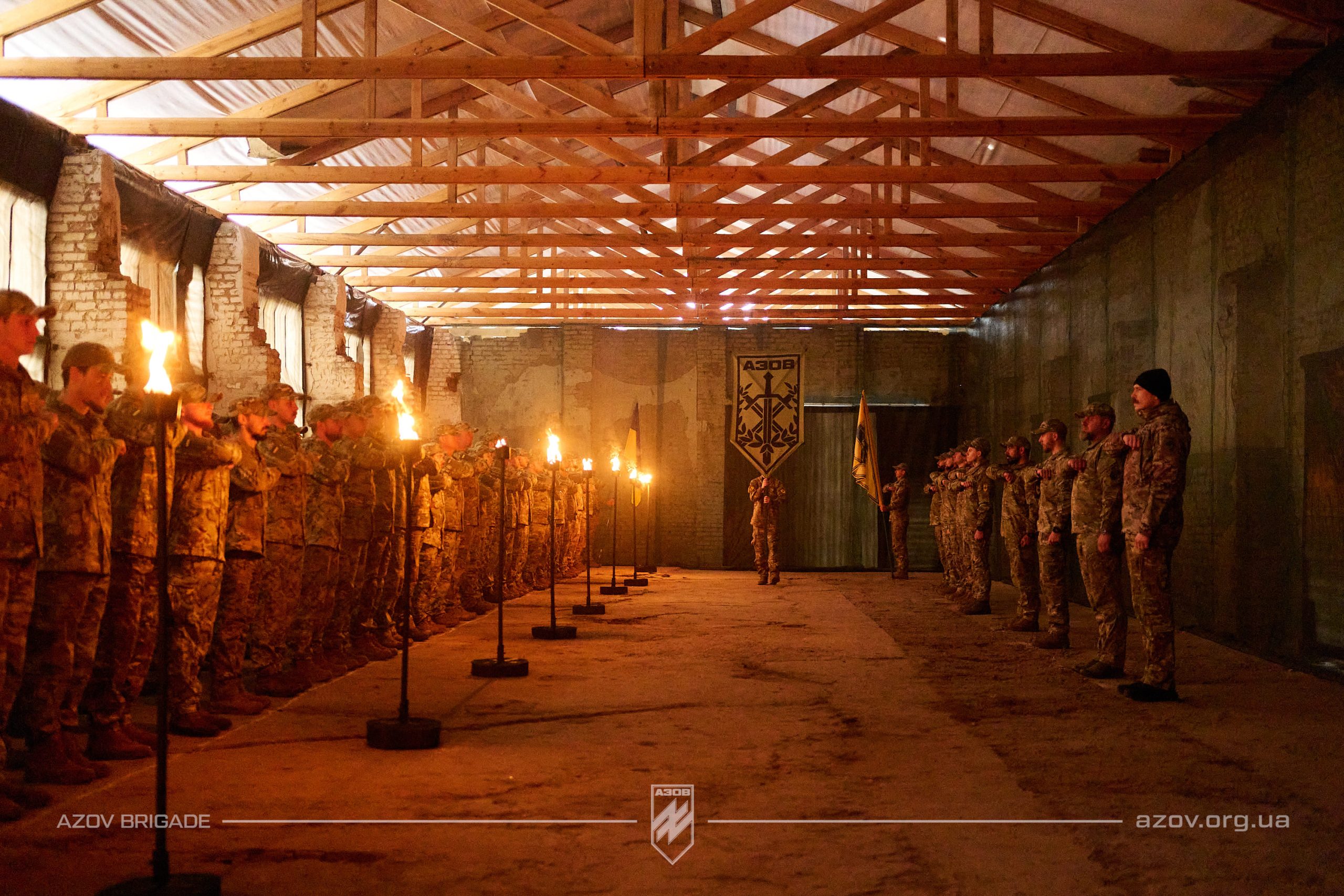 Інтернаціональний батальйон 12-ої бригади «Азов» отримав бойову хоругву.