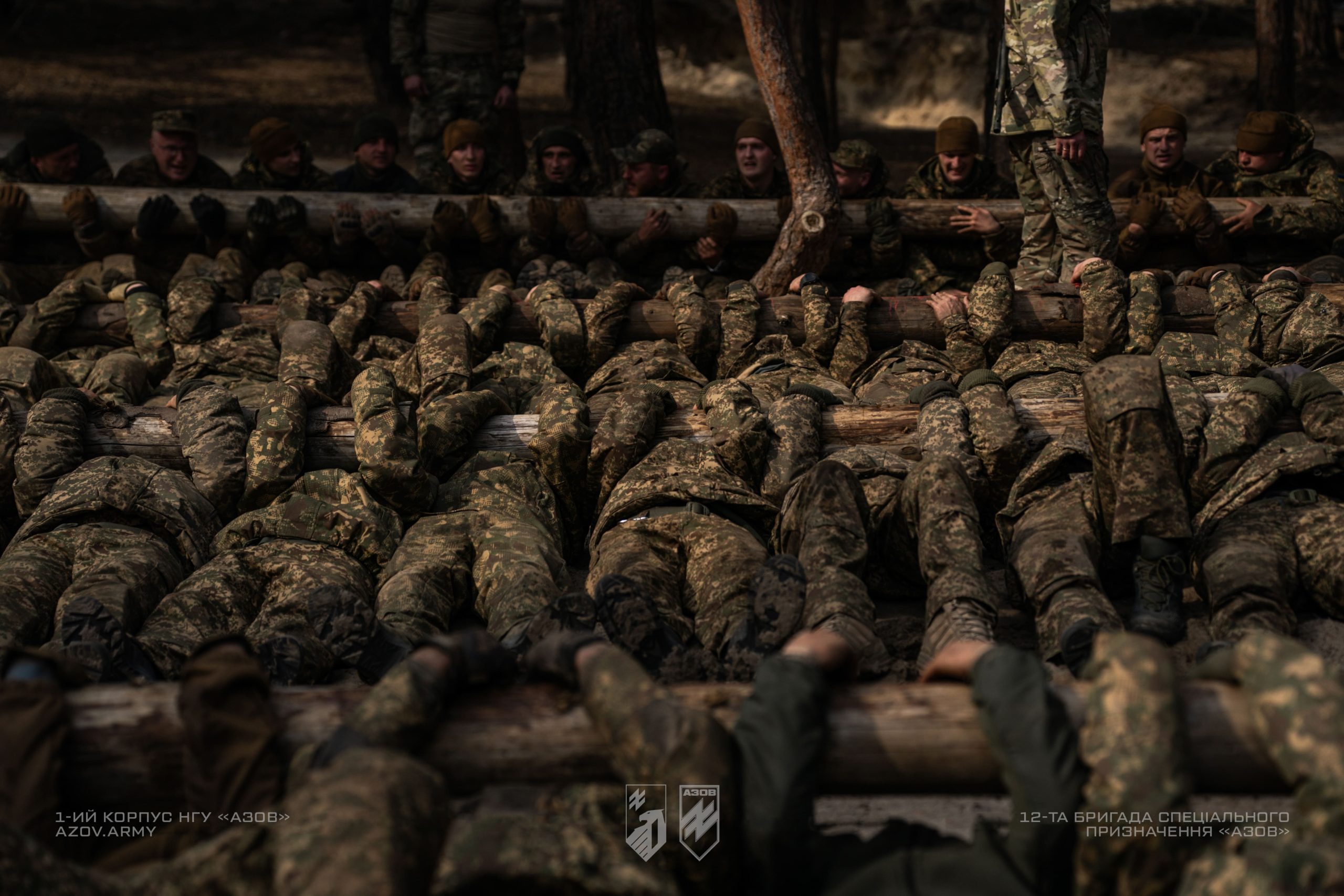 На світлинах – рекрути 12-ої бригади спеціального призначення «Азов» у складі 1-го корпусу НГУ «Азов» проходять випробування «нульового» дня БКБП.
