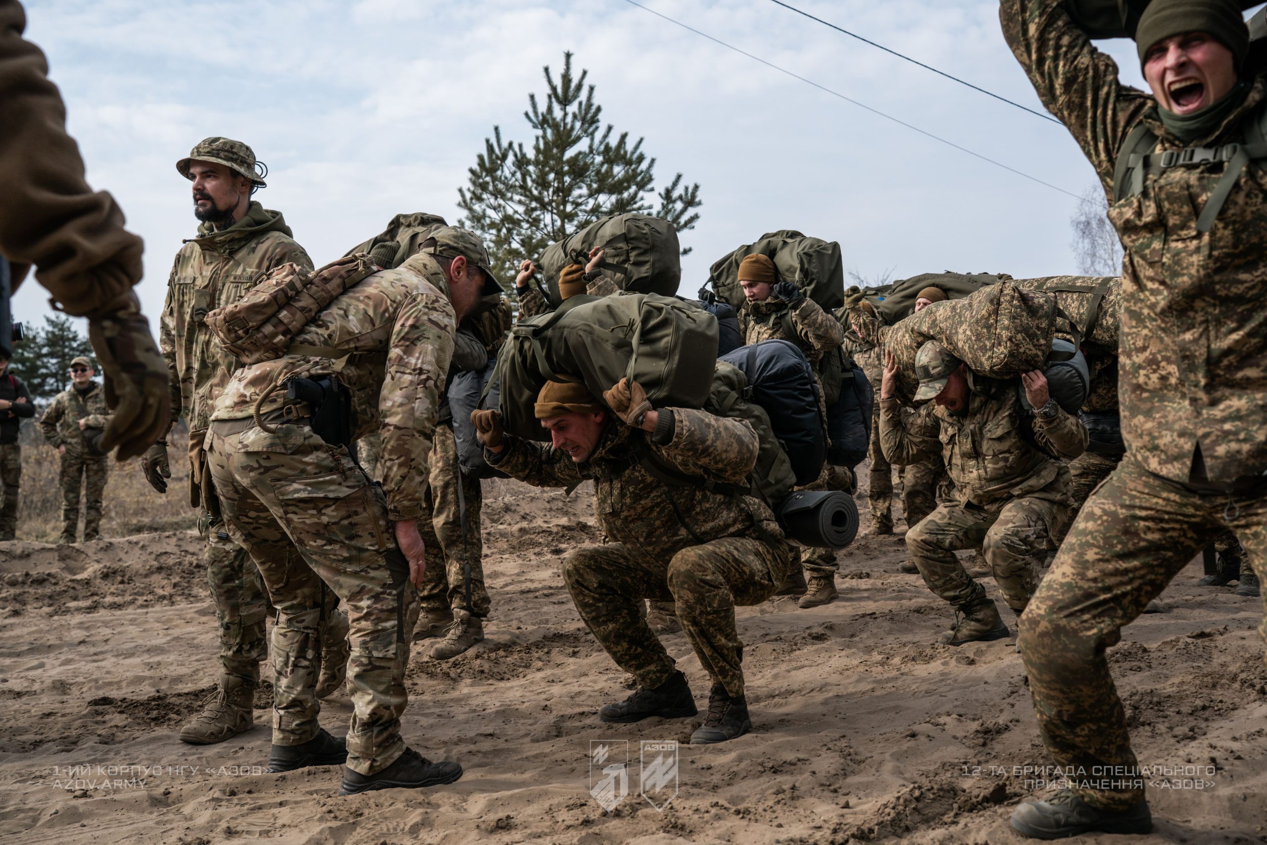 На світлинах – рекрути 12-ої бригади спеціального призначення «Азов» у складі 1-го корпусу НГУ «Азов» проходять випробування «нульового» дня БКБП.
