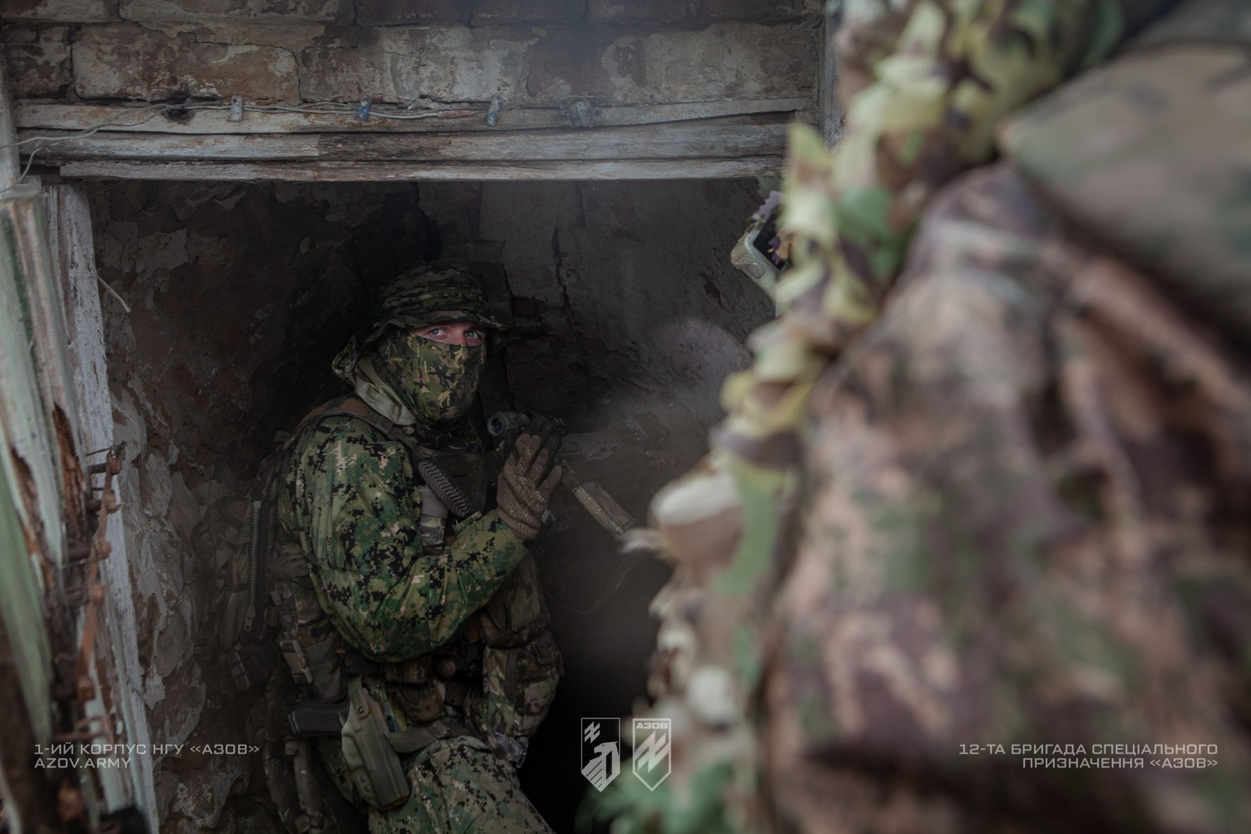 На світлинах – тренування іноземців Інтернаціонального батальйону 12-ої бригади спеціального призначення «Азов».