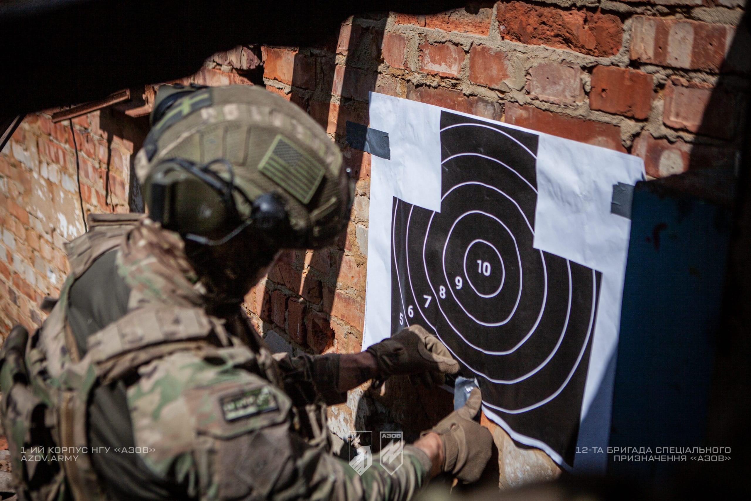 На світлинах – тренування іноземців Інтернаціонального батальйону 12-ої бригади спеціального призначення «Азов».