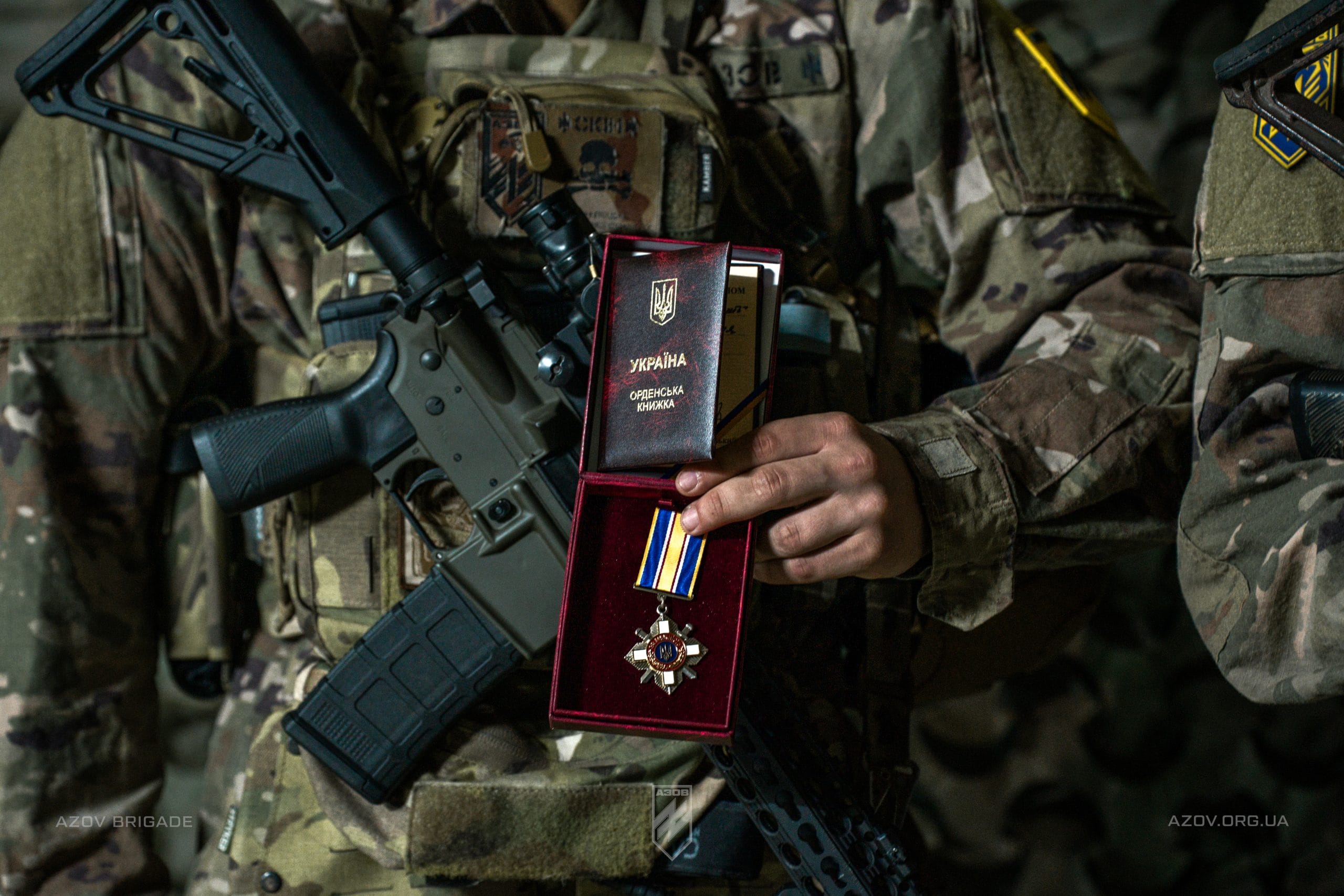 Міністр внутрішніх справ Ігор Клименко відзначив державними нагородами бійців 12-ої бригади спеціального призначення «Азов», які виконують бойові завдання на Торецькому напрямку.
