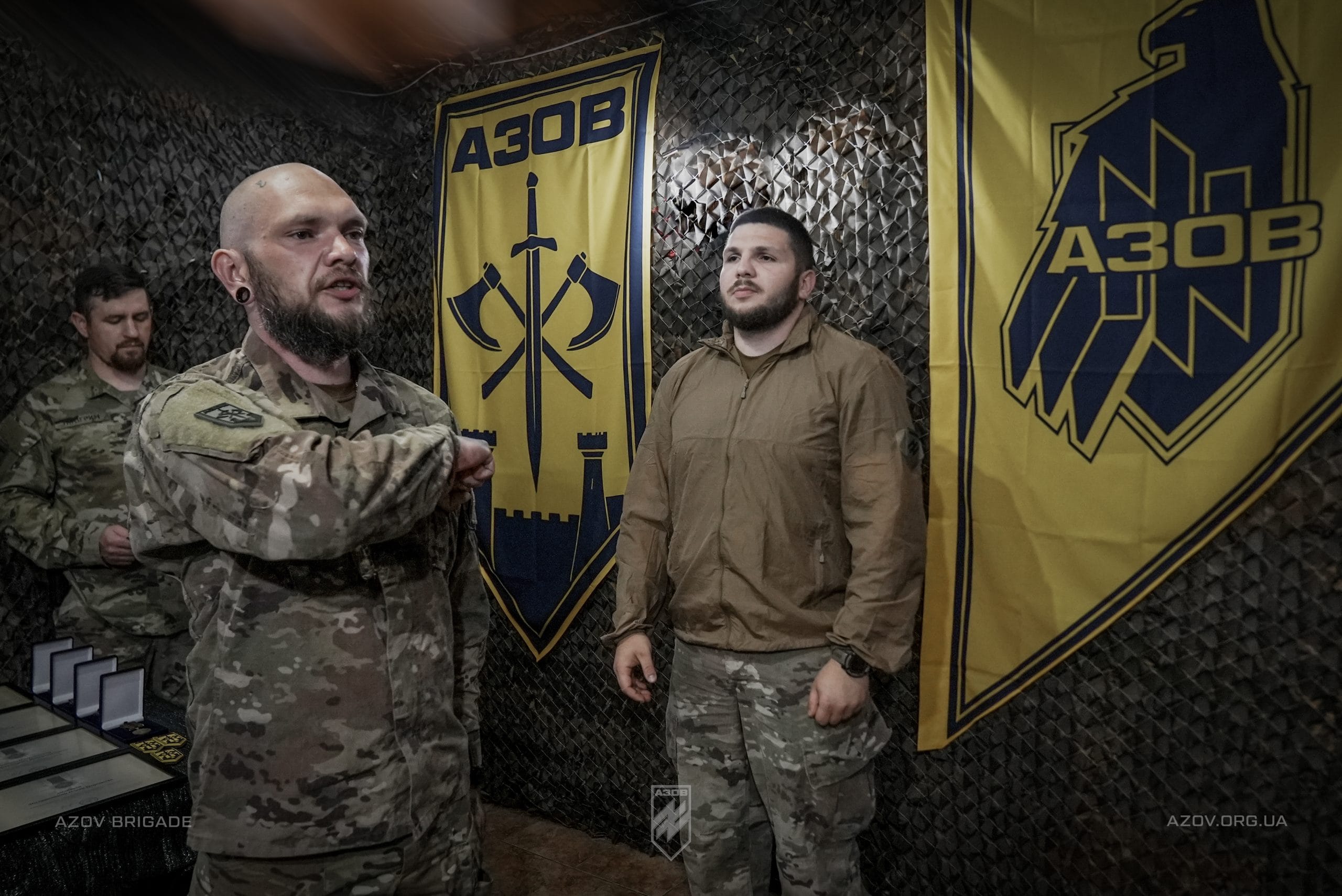 Бійці батальйону сил підтримки 12-ої бригади «Азов» отримали знаки розрізнення бригади і підрозділу.