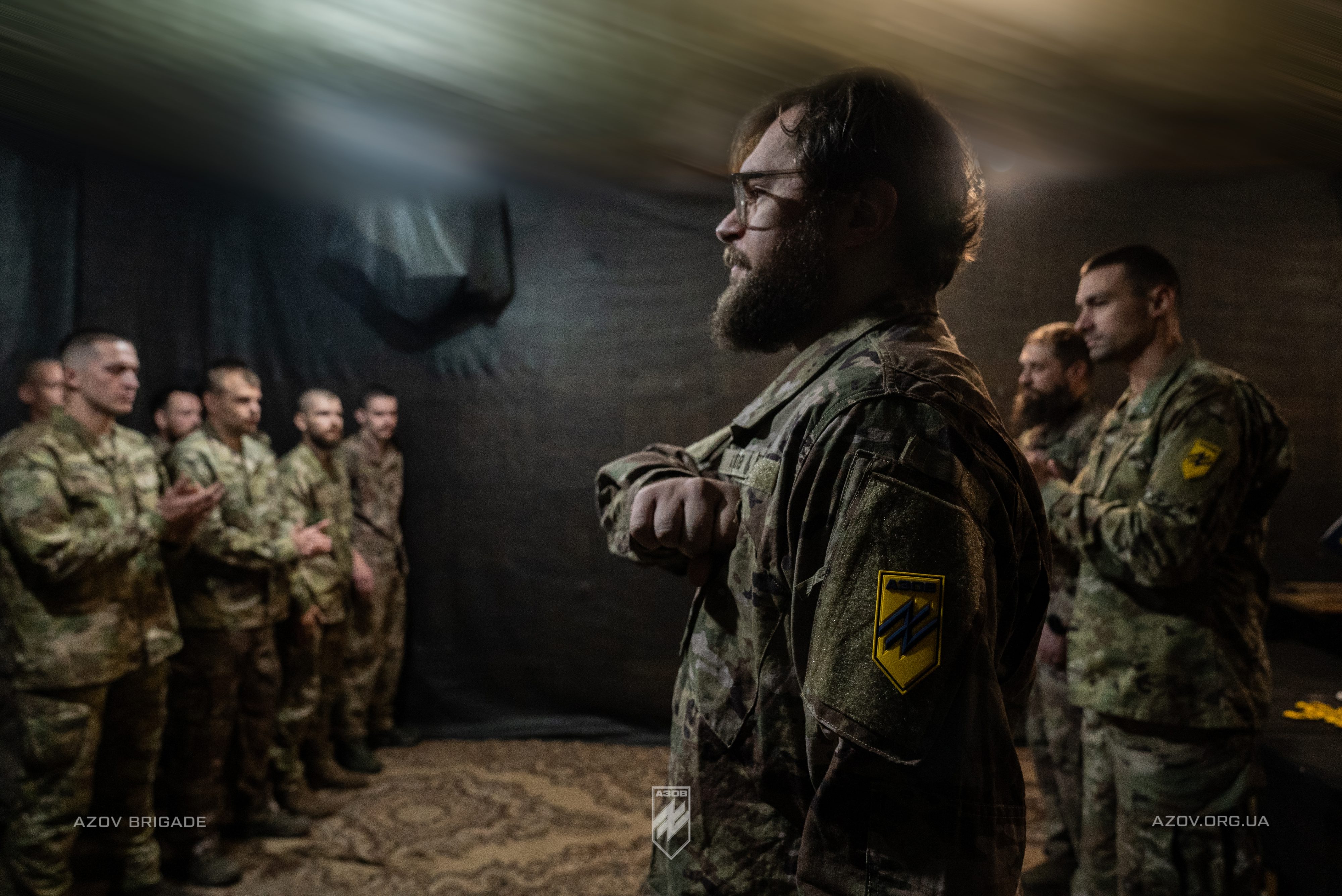 Бійці батальйону безпілотних систем отримали шеврони «Азову» і відзнаки НГУ.