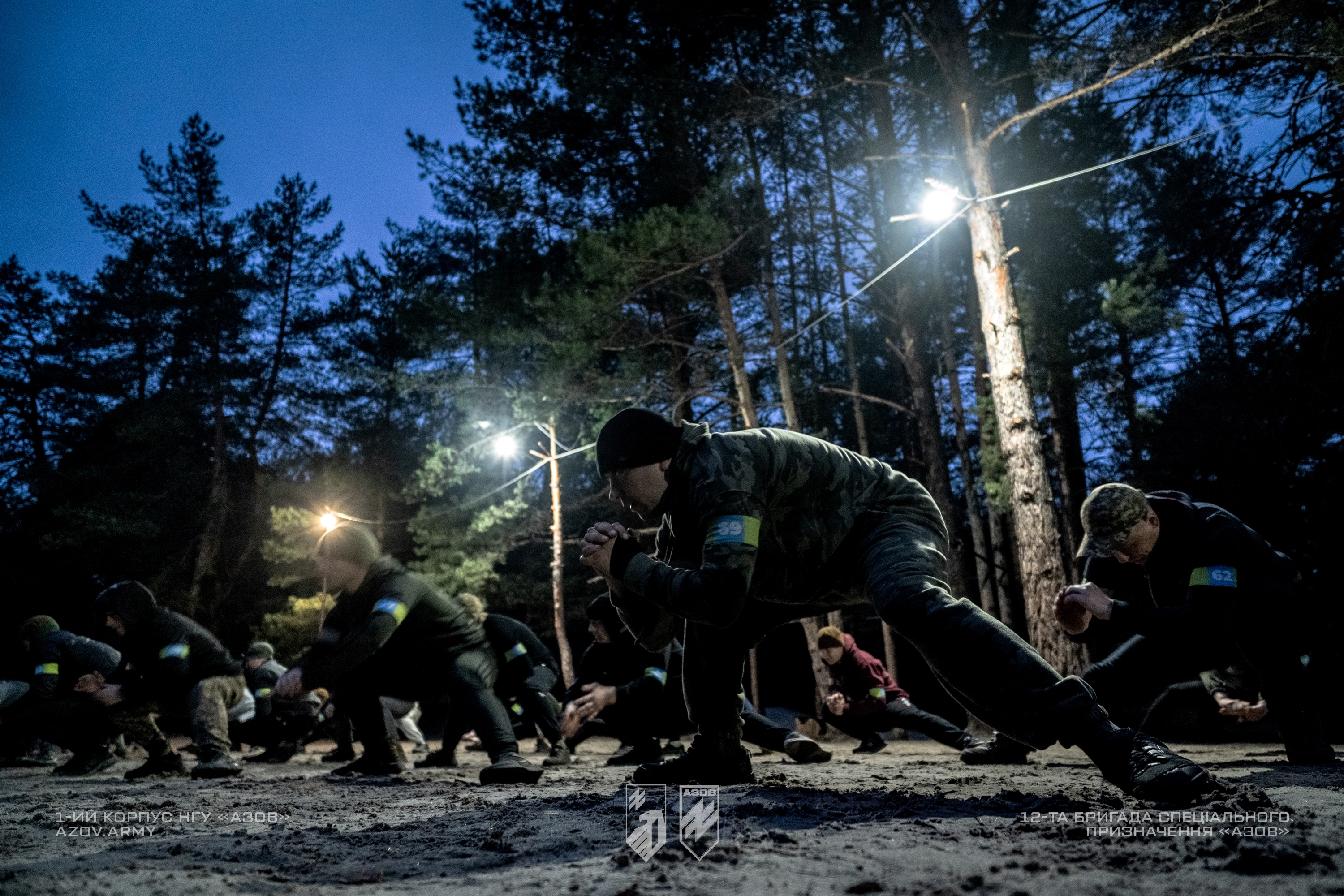 На світлинах — рекрути 12-ої бригади спеціального призначення «Азов» під час БКБП.