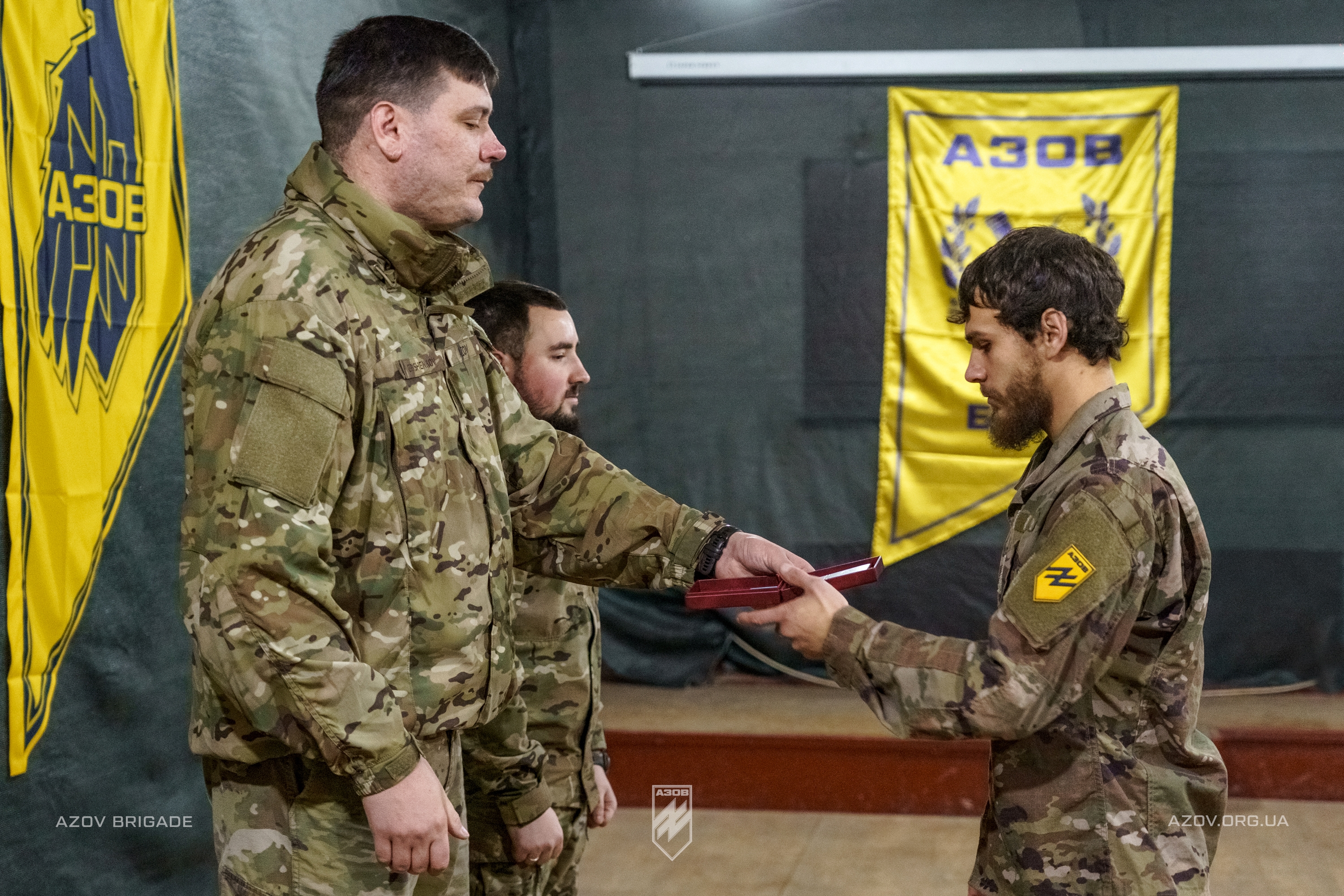 військовослужбовці бригадної артилерійської групи 12-ї бригади спеціального призначення «азов» отримали медалі «за військову службу україні» та нагрудні знаки головнокомандувача зсу «сталевий хрест»