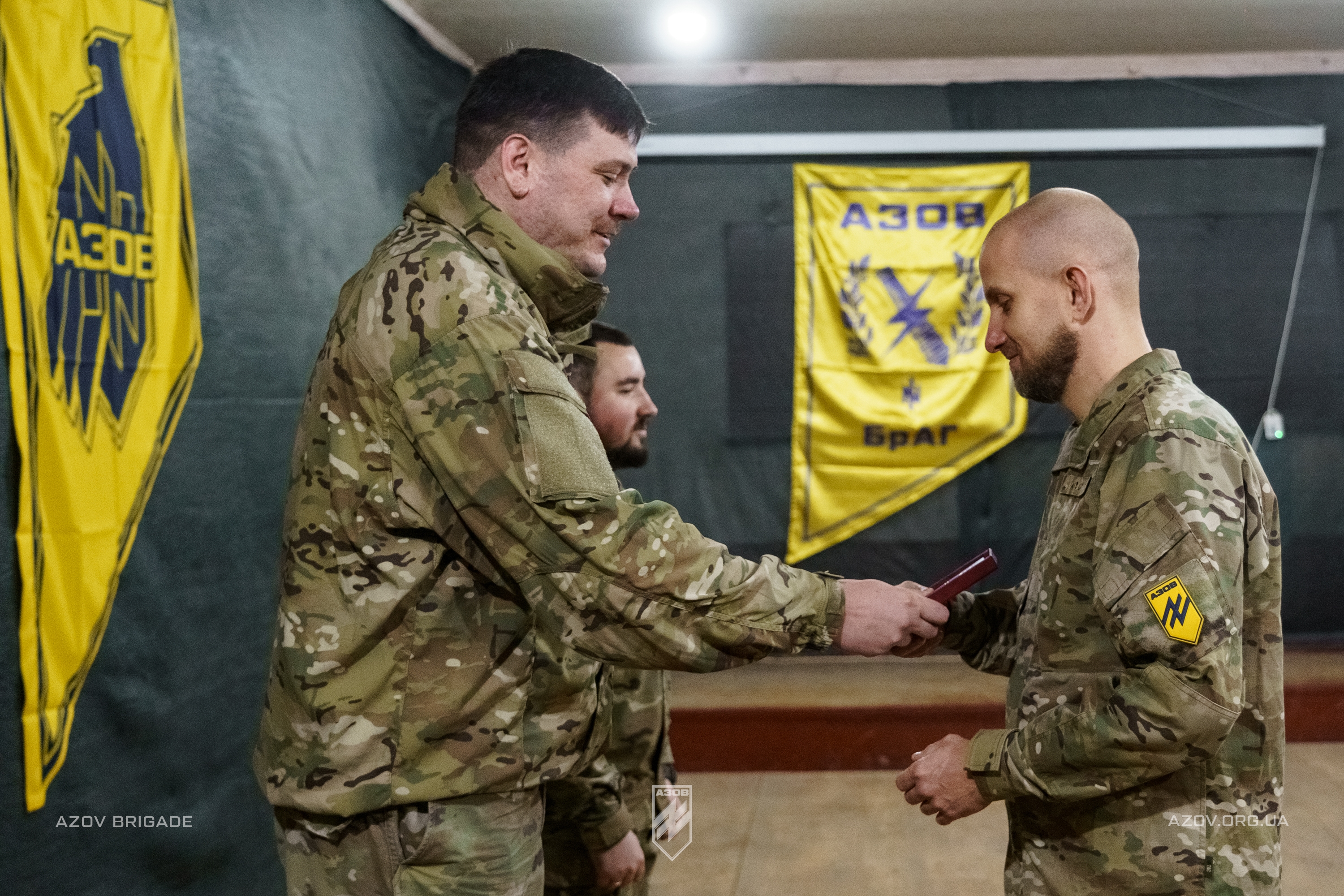 військовослужбовці бригадної артилерійської групи 12-ї бригади спеціального призначення «азов» отримали медалі «за військову службу україні» та нагрудні знаки головнокомандувача зсу «сталевий хрест»