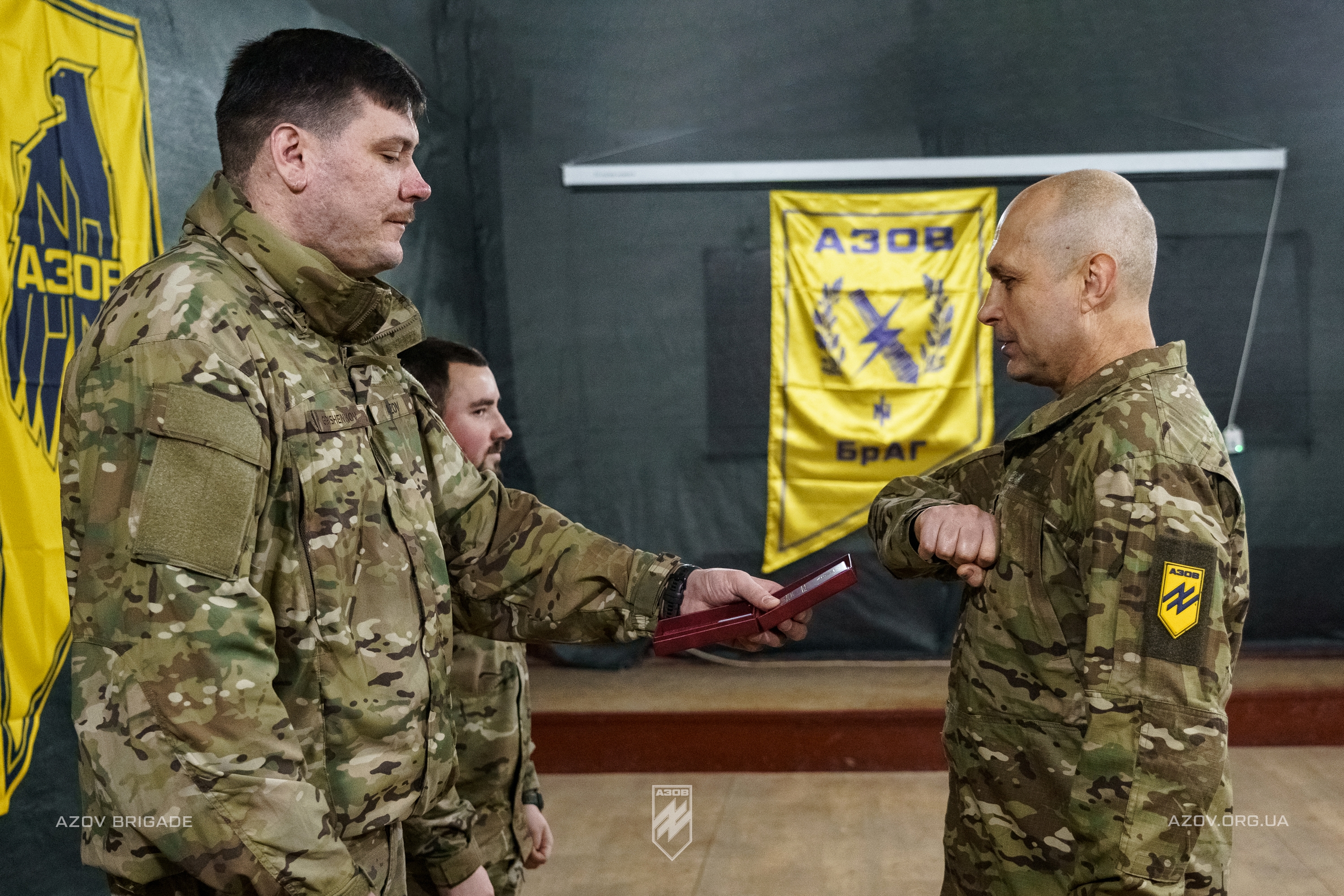 військовослужбовці бригадної артилерійської групи 12-ї бригади спеціального призначення «азов» отримали медалі «за військову службу україні» та нагрудні знаки головнокомандувача зсу «сталевий хрест»