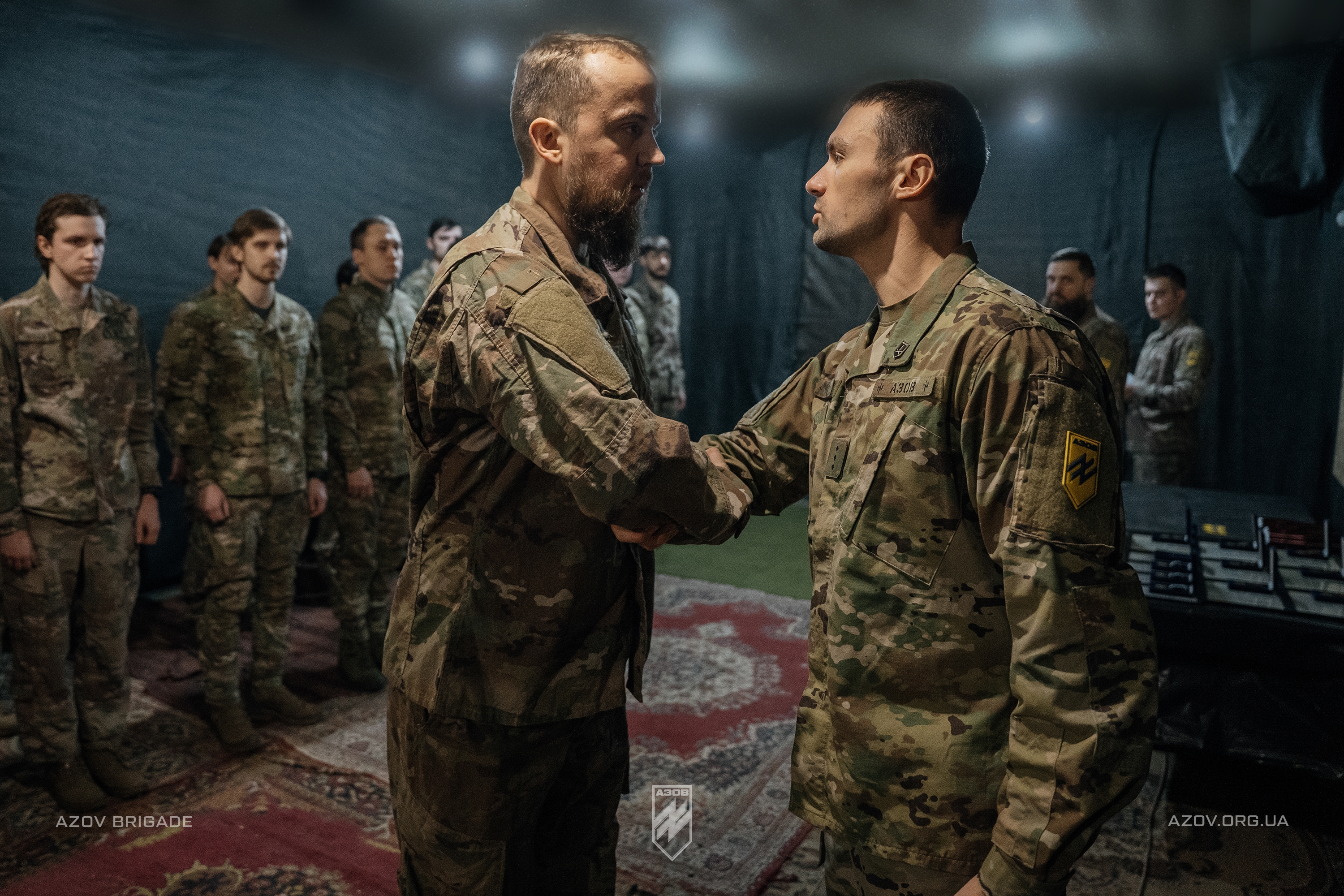 бійці батальйону безпілотних систем 12 бригади азов отримали бригадні шеврони і відзнаки